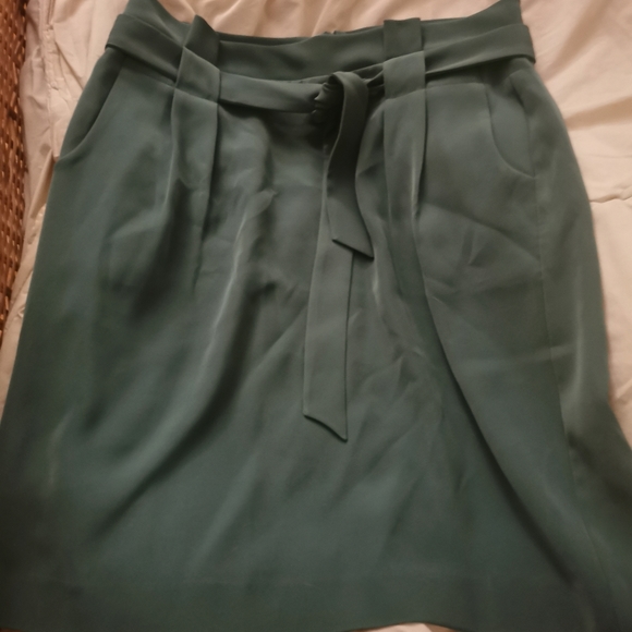 High rise skirt - Picture 1 of 2